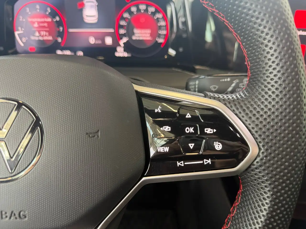 Volkswagen Golf GTI photo Volkswagen Golf GTI