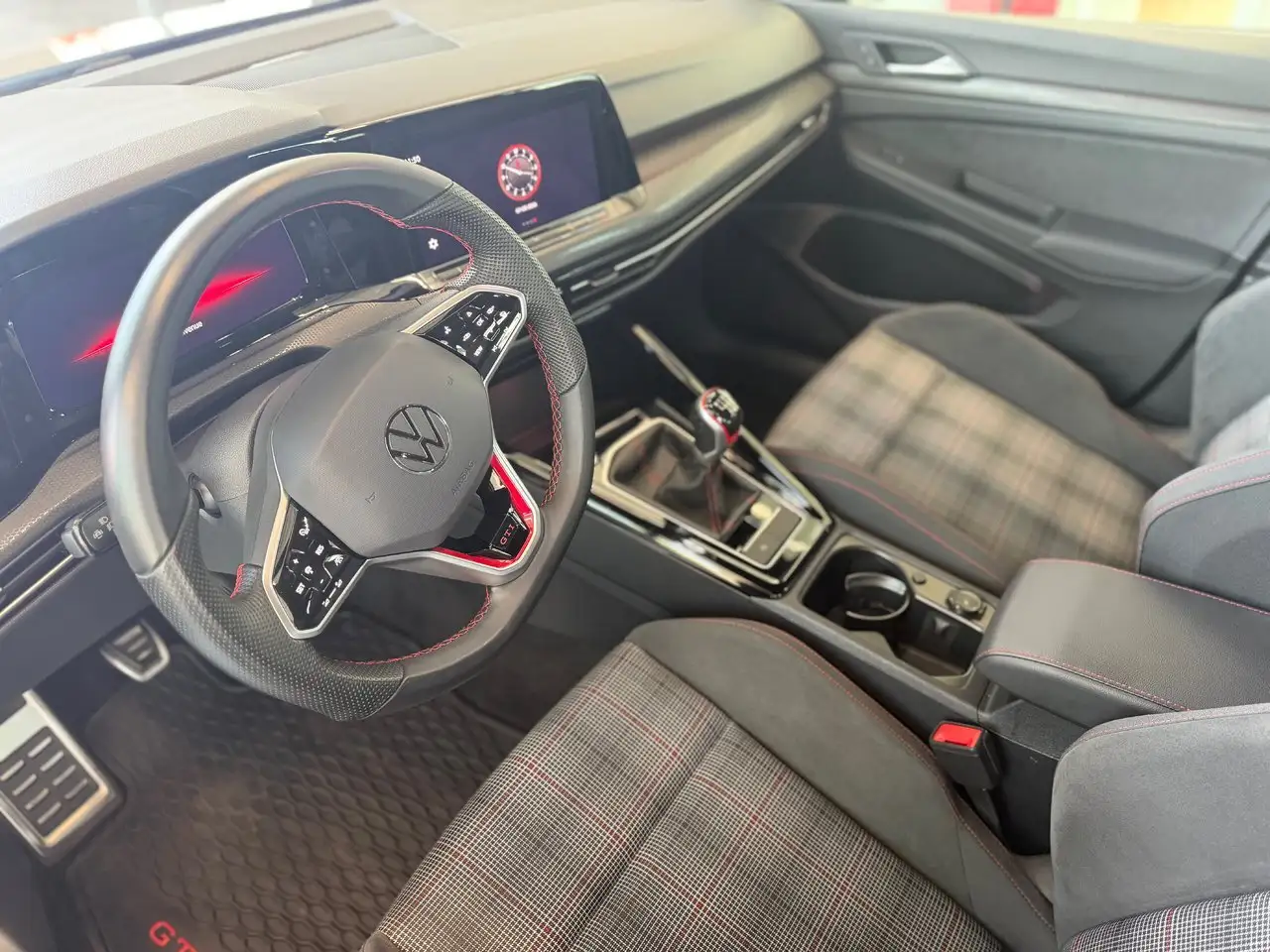 Volkswagen Golf GTI photo Volkswagen Golf GTI