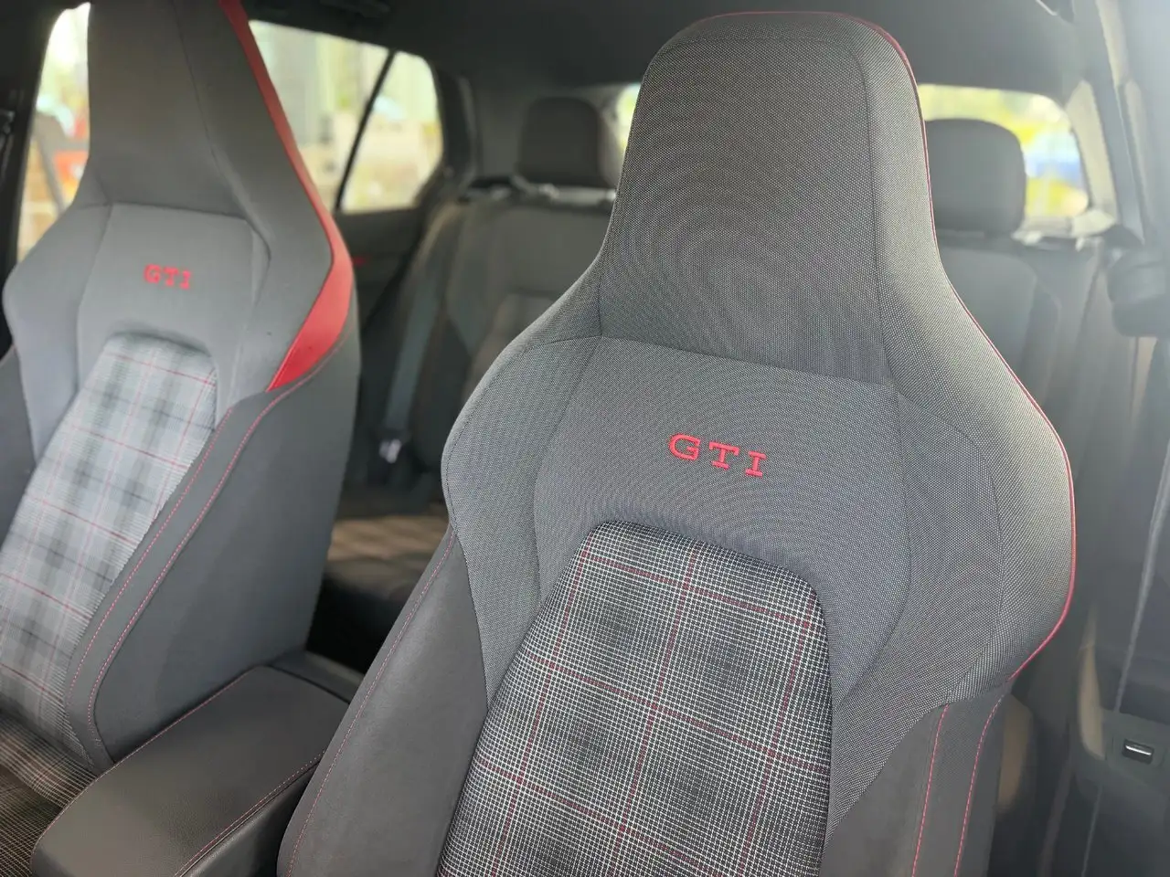 Volkswagen Golf GTI photo Volkswagen Golf GTI