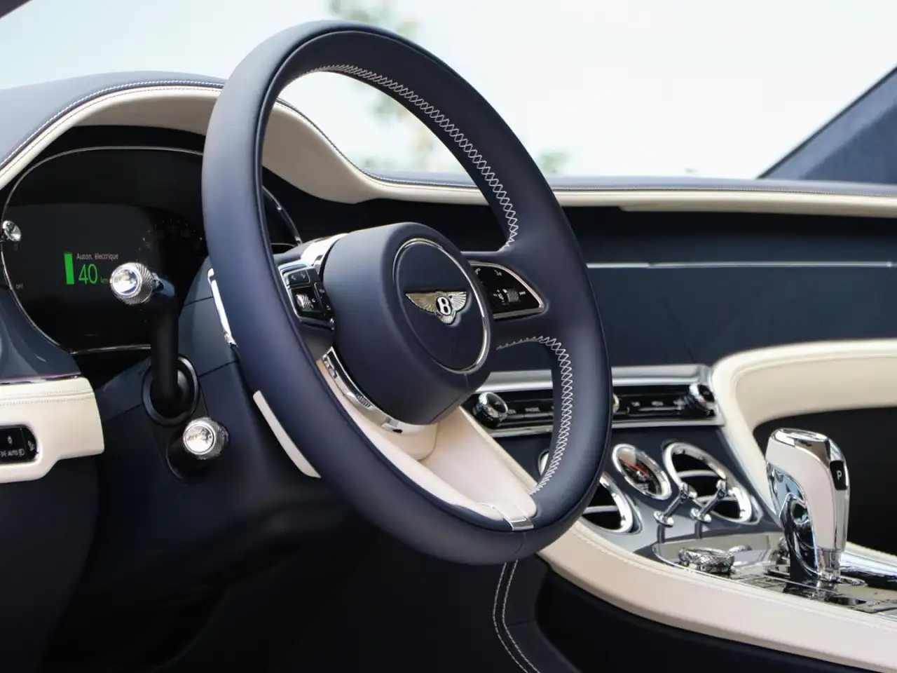 Bentley Continental GT 2026 — фото 15