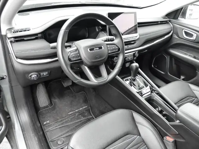 Jeep Compass view 5