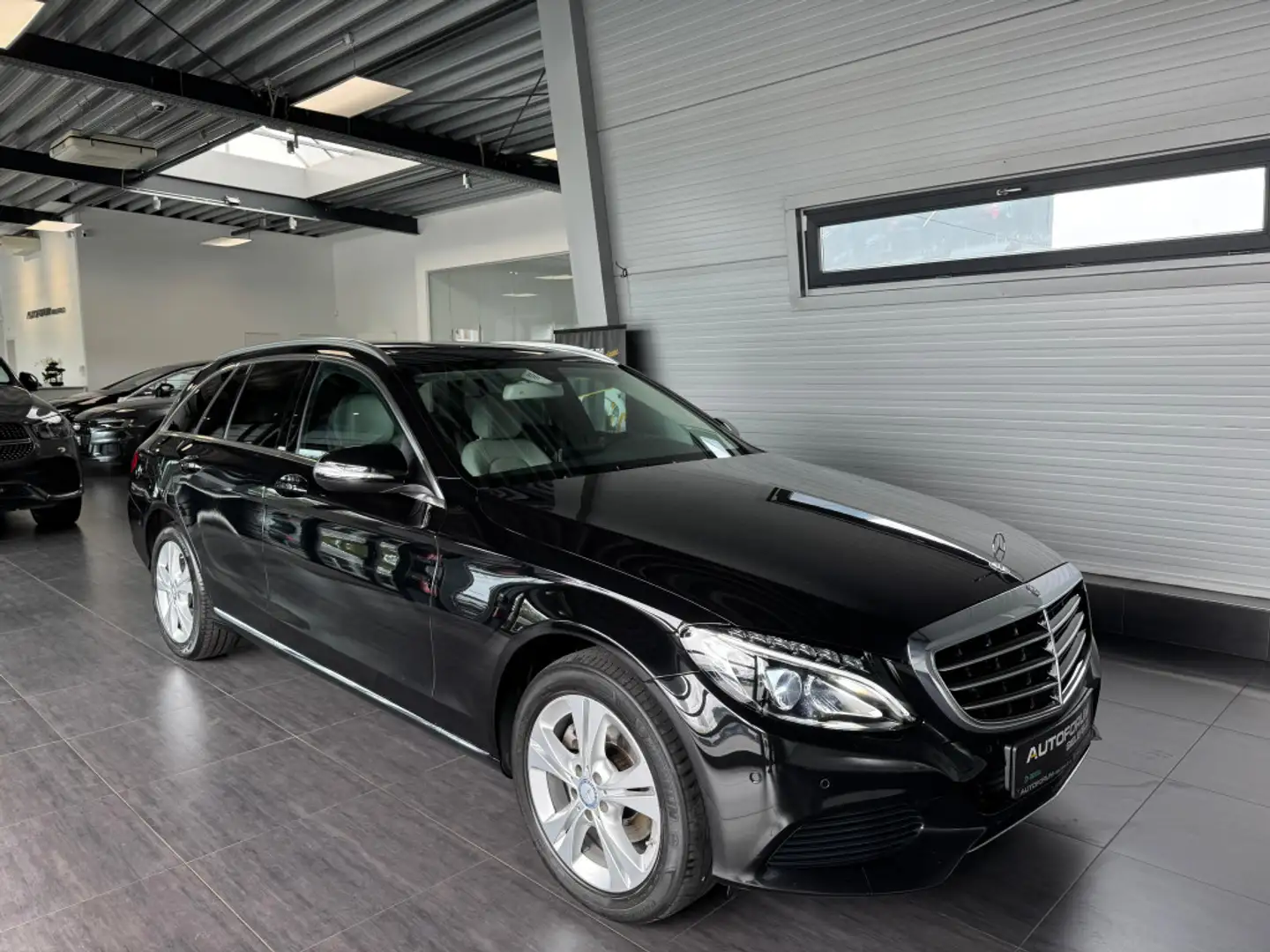 Mercedes-Benz C 200 T CGI Avantgarde|Pano|Totwinkel|Kamera|LED Noir - 1