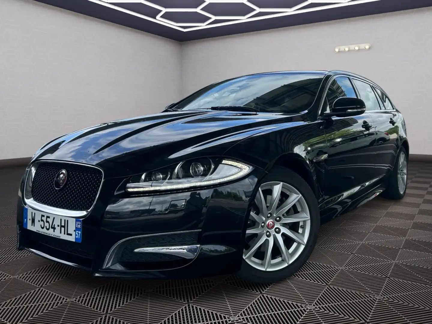 Jaguar XF BRITISH EDITION Noir - 1