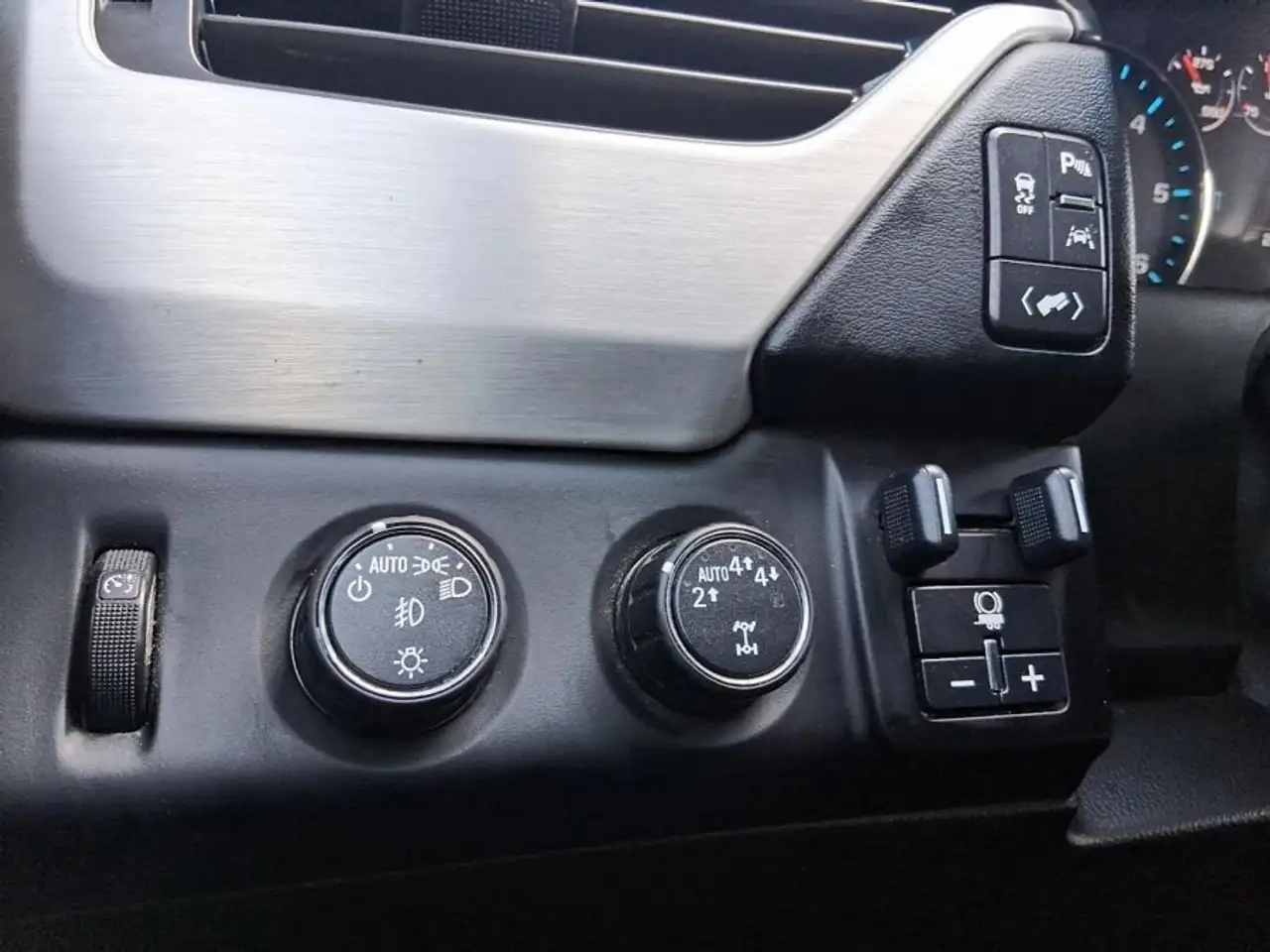 GMC Yukon снимка GMC Yukon