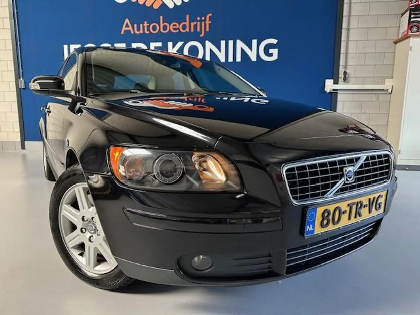 Volvo S40 2.4 D5 Edition II automaat 5 cilinder,bj.2007,kleu Zwart - 2
