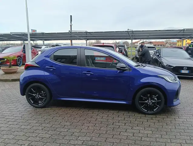 Mazda Mazda2 view 3