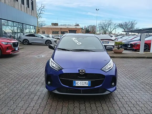 Mazda Mazda2 view 16