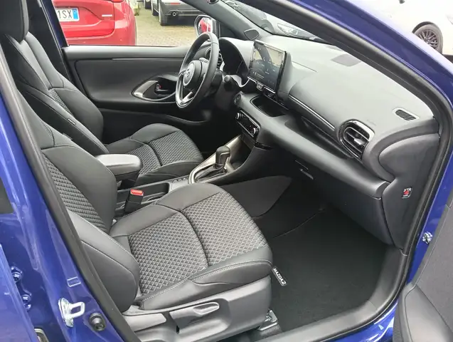 Mazda Mazda2 view 4