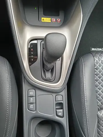 Mazda Mazda2 view 12