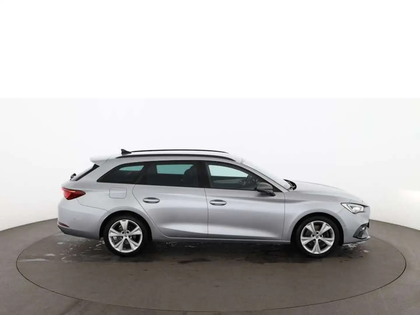 SEAT Leon Sportstourer 2.0 TDI FR Aut LED AHK RADAR Silber - 2