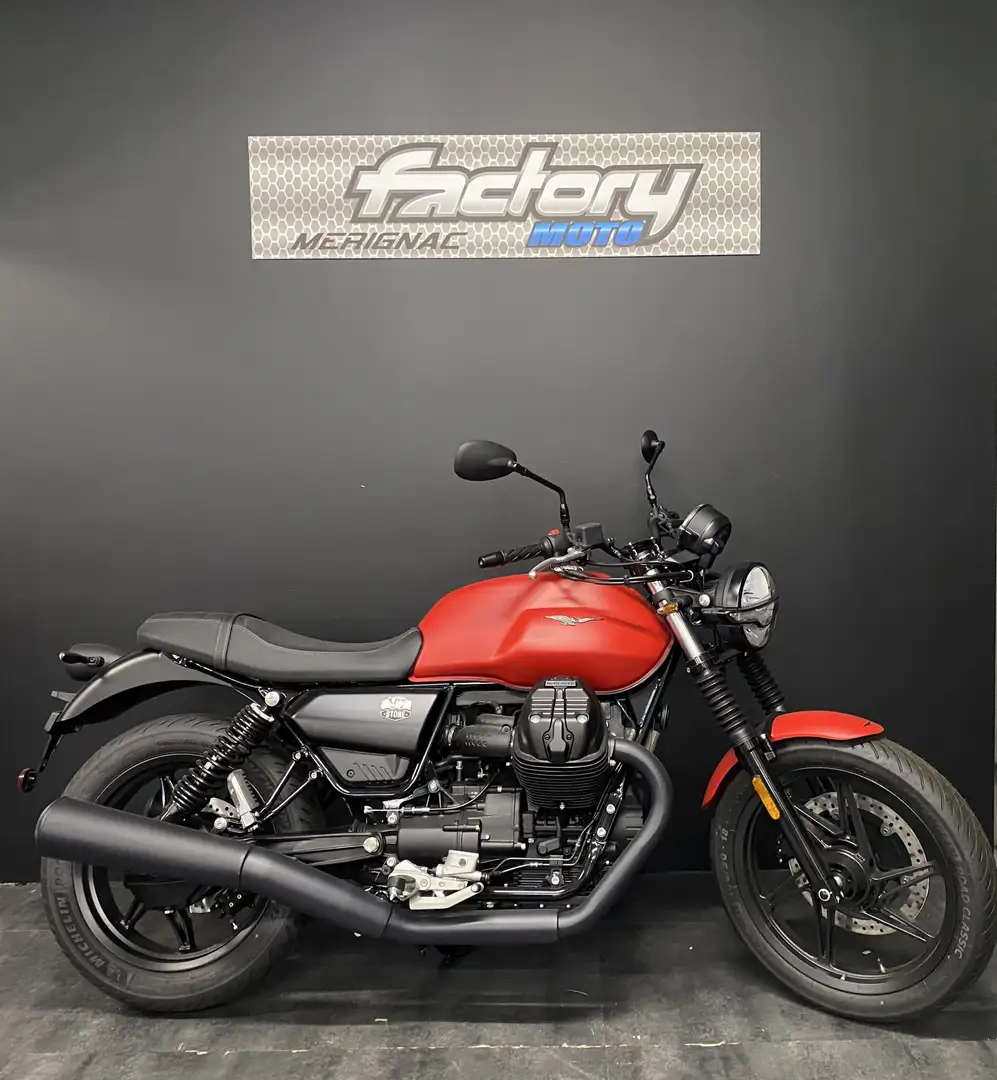 Moto Guzzi V 7 - 1