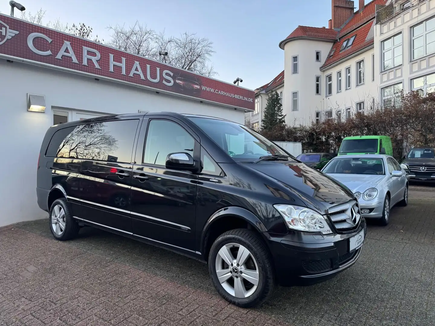 Mercedes-Benz Viano 4MATIC 2.2 CDI Ambiente Edition Extralang Noir - 1