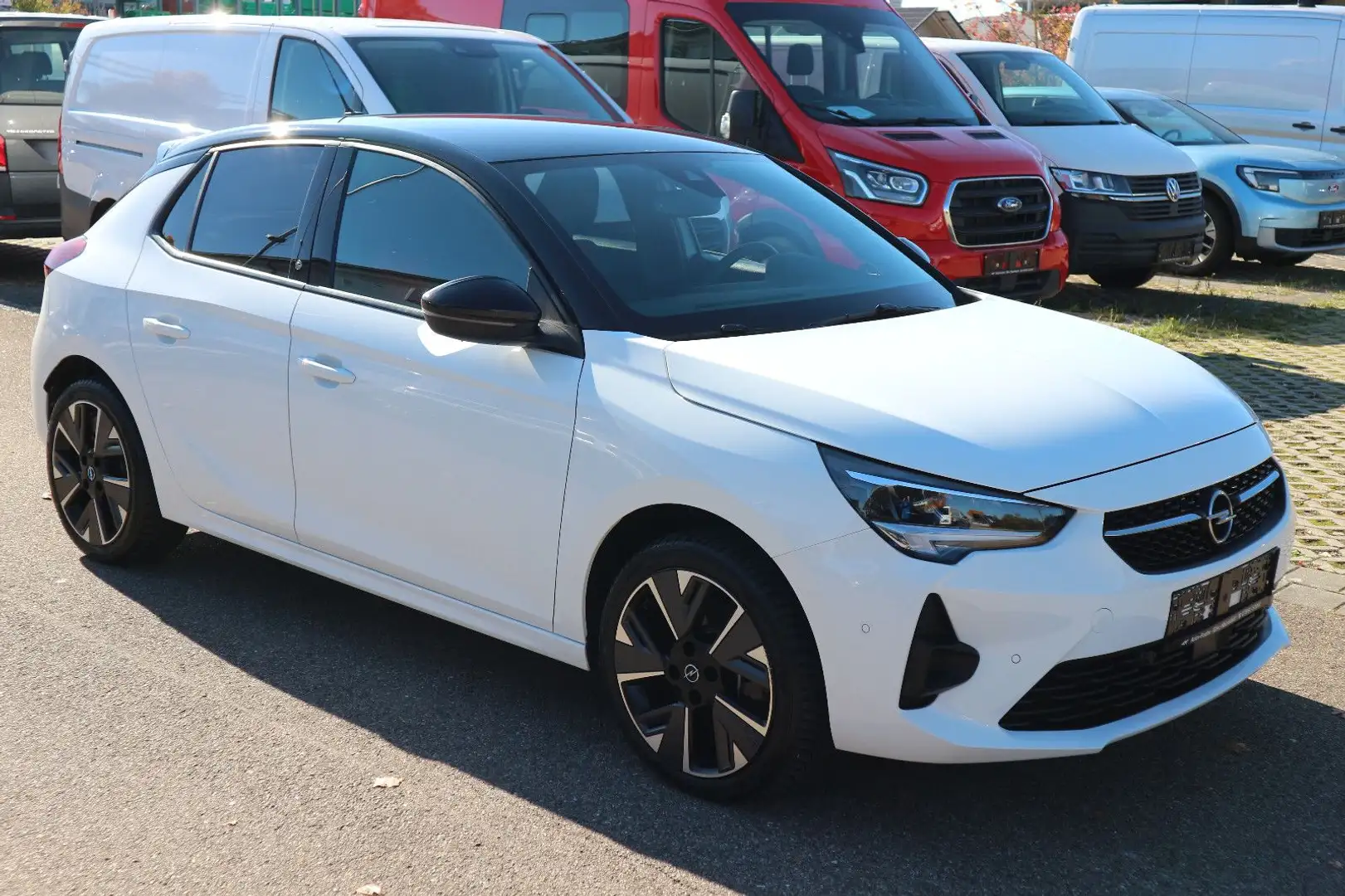 Opel Corsa GS 100KW Teilleder NAVI KAMERA LED SHZ Weiß - 2