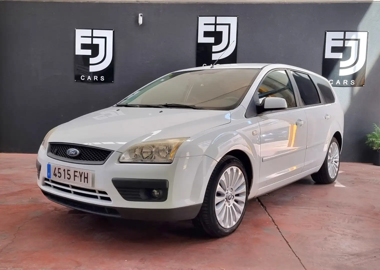 Ford Focus Wagon 1.8 Flexifuel Trend Blanc - 2