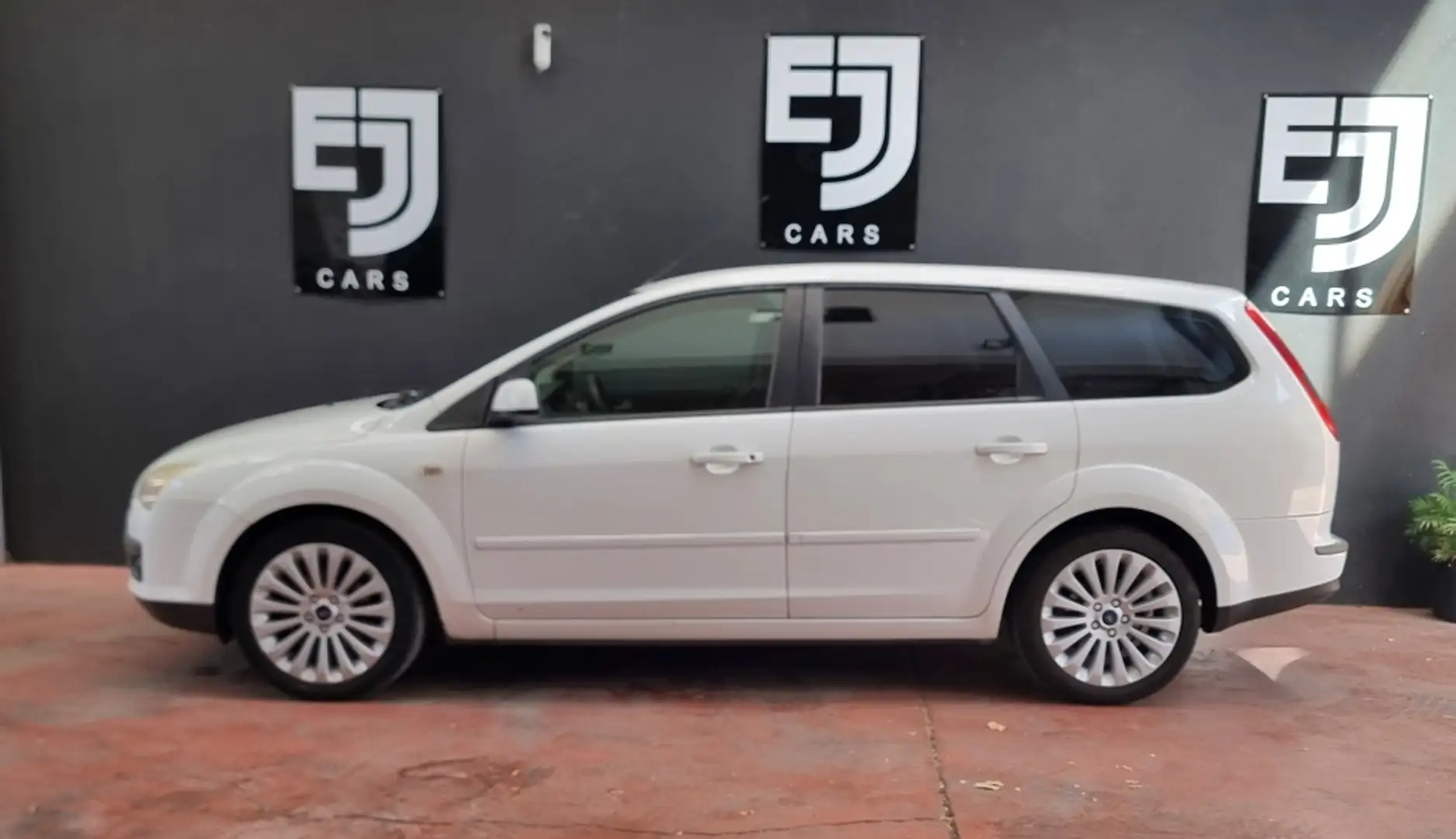 Ford Focus Wagon 1.8 Flexifuel Trend Blanc - 1