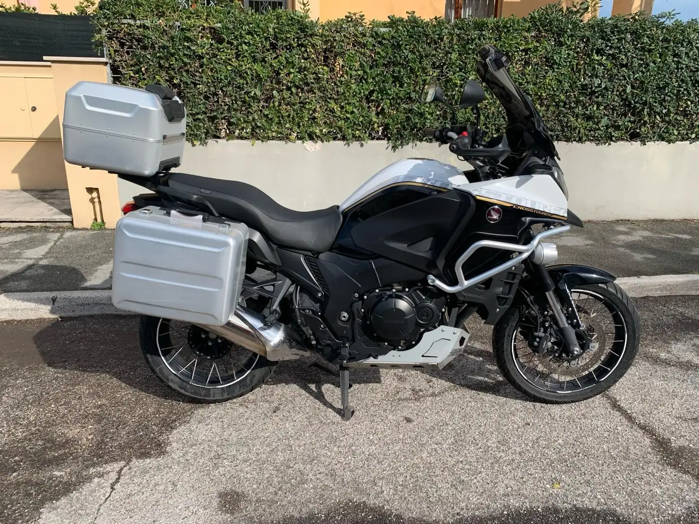 Honda Crosstourer VFR 1200X Crosstourer Travel Edition bijela - 2