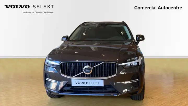 Volvo XC60 2023, foto 3