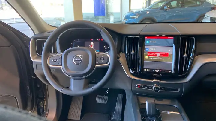 Volvo XC60 2023, foto 13