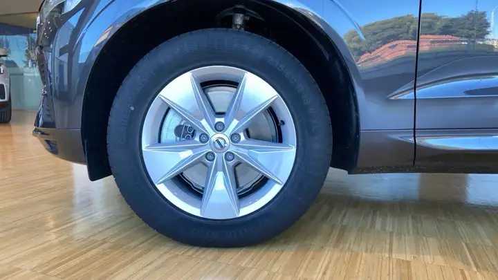 Volvo XC60 2023, foto 16