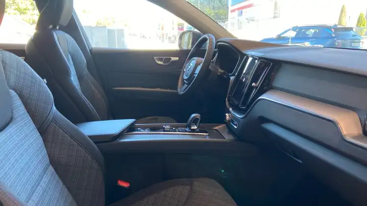 Volvo XC60 2023, foto 9