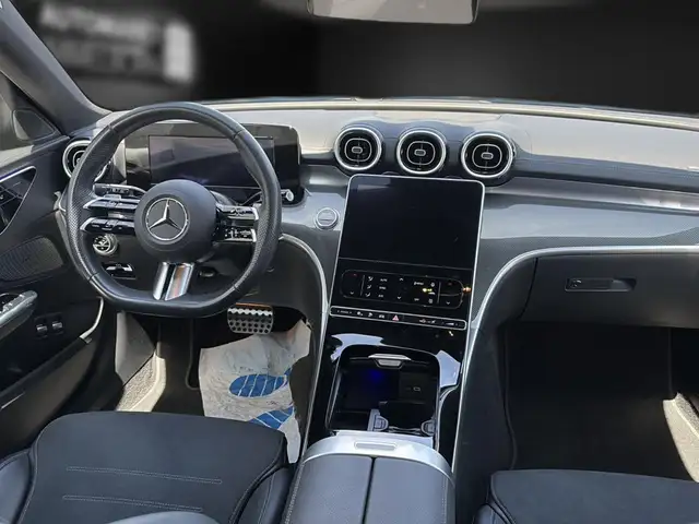 Mercedes-Benz C-Class view 13