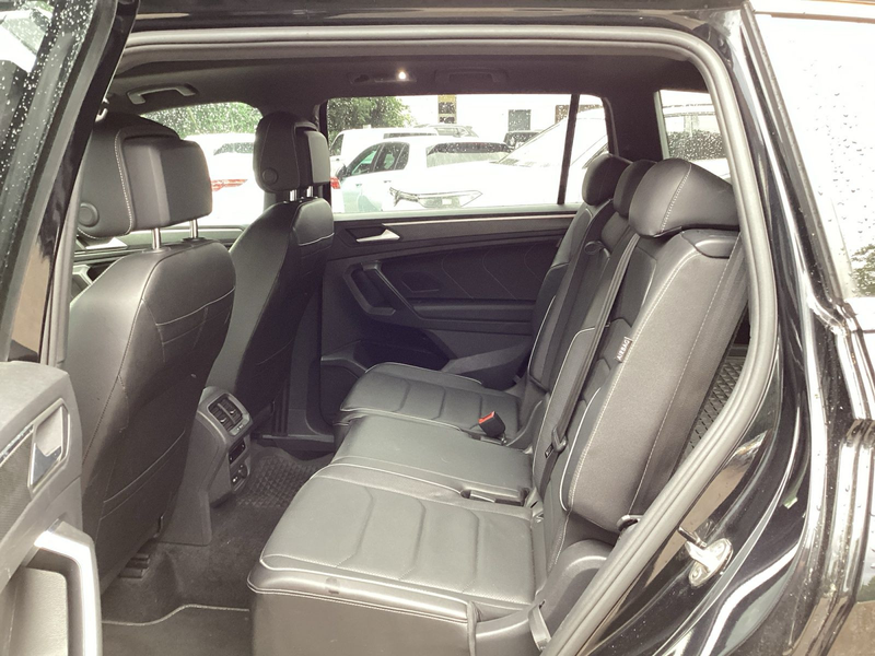 Volkswagen Tiguan Allspace 2.0TSI R-Line DSG Leder Pano AHK — photo 14