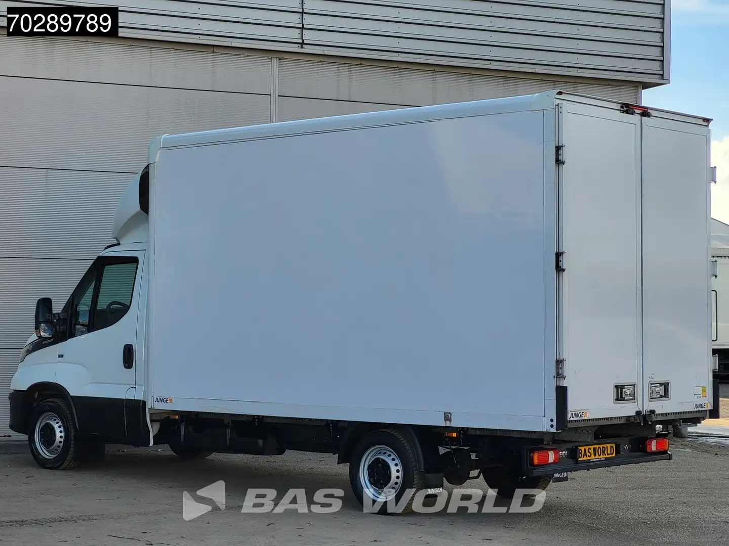 Iveco Daily 35S16 Automaat Bakwagen Achterdeuren 160PK Airco C Wit - 2