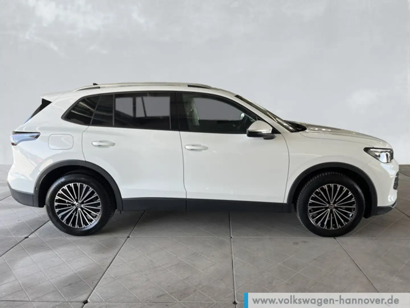 Volkswagen Tiguan 1.5 TSI DSG Life Navi AHK Kamera 18LM ACC Weiß - 2