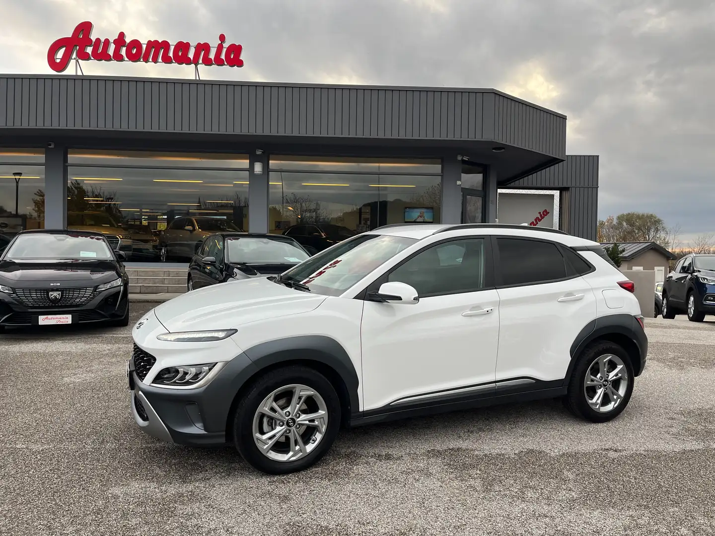 Hyundai KONA Kona  1.6 crdi 48V Xline 2wd 136cv dct Weiß - 2
