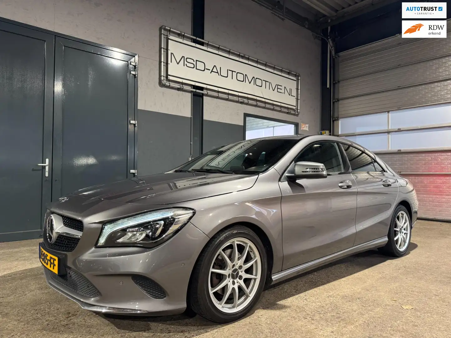 Mercedes-Benz CLA 200 Ambition Camera Stoelverwarming Grijs - 1