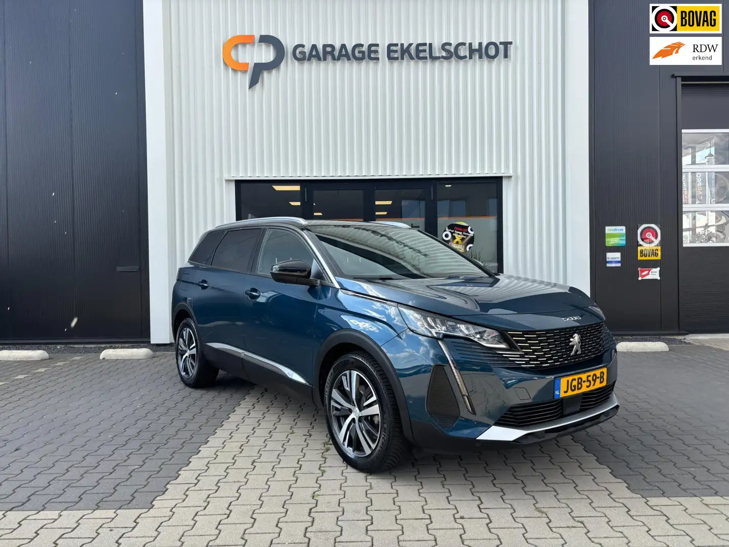 Peugeot 5008 1.2 Hybrid 136 GT / 7P / Carplay / Camera Blau - 1