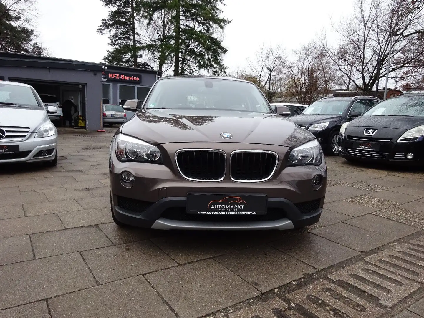 BMW X1 18 i sDrive / Navi / SHZ / 2- Hand / Klima Braun - 2