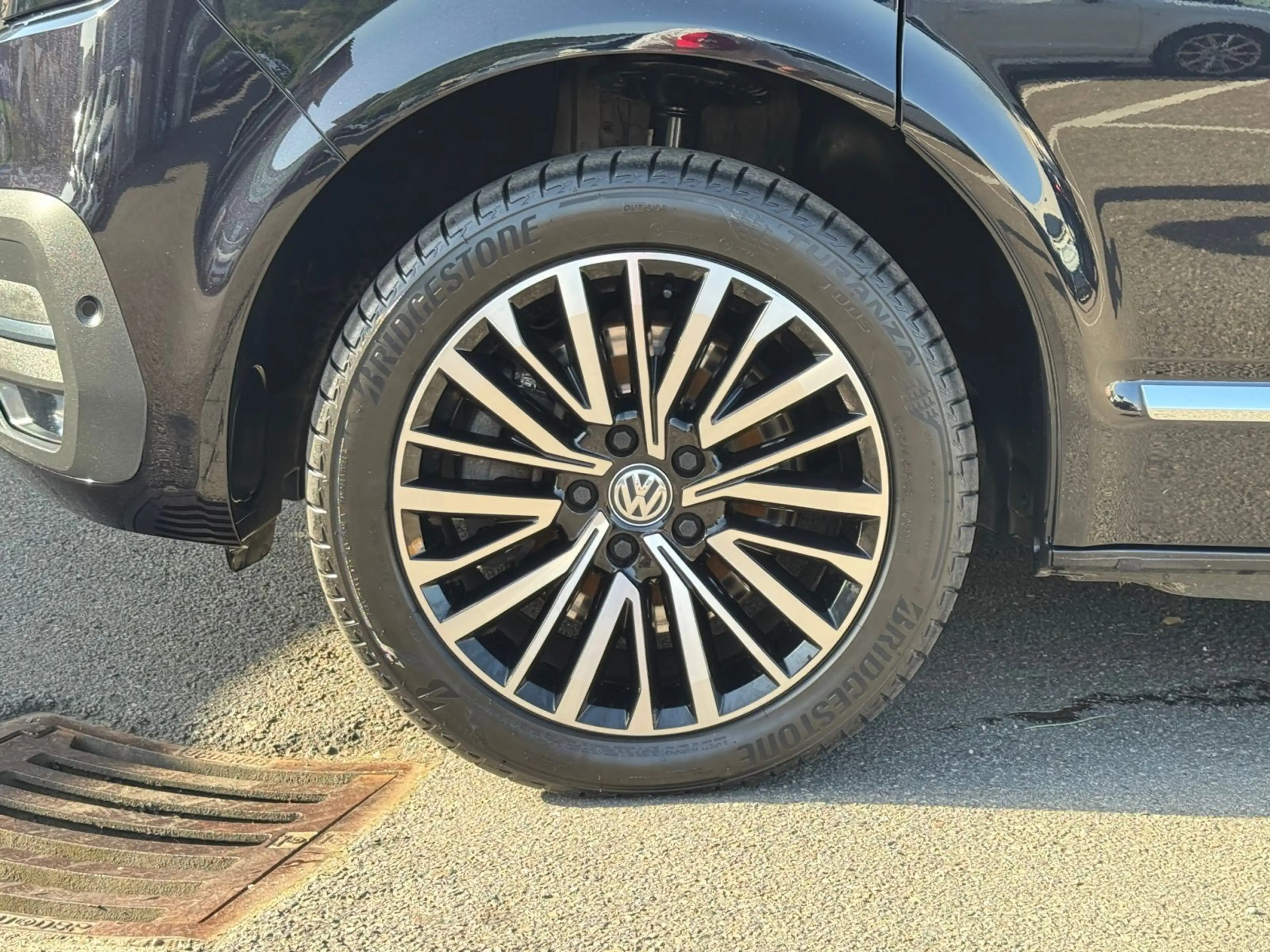 Volkswagen T6.1 Multivan Generation Six 2.0TDI AHK KAM ACC — photo 3