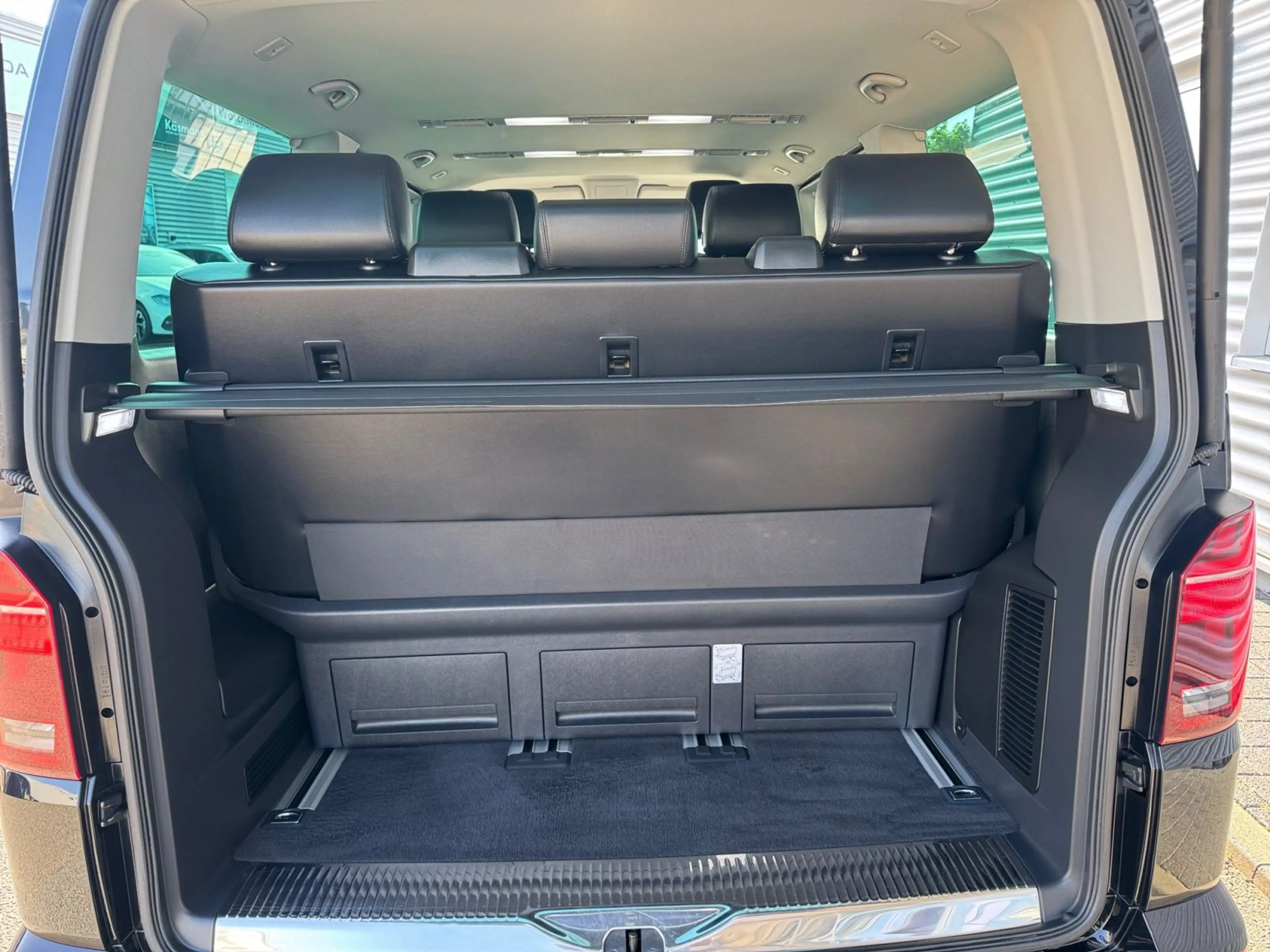Volkswagen T6.1 Multivan Generation Six 2.0TDI AHK KAM ACC — photo 6