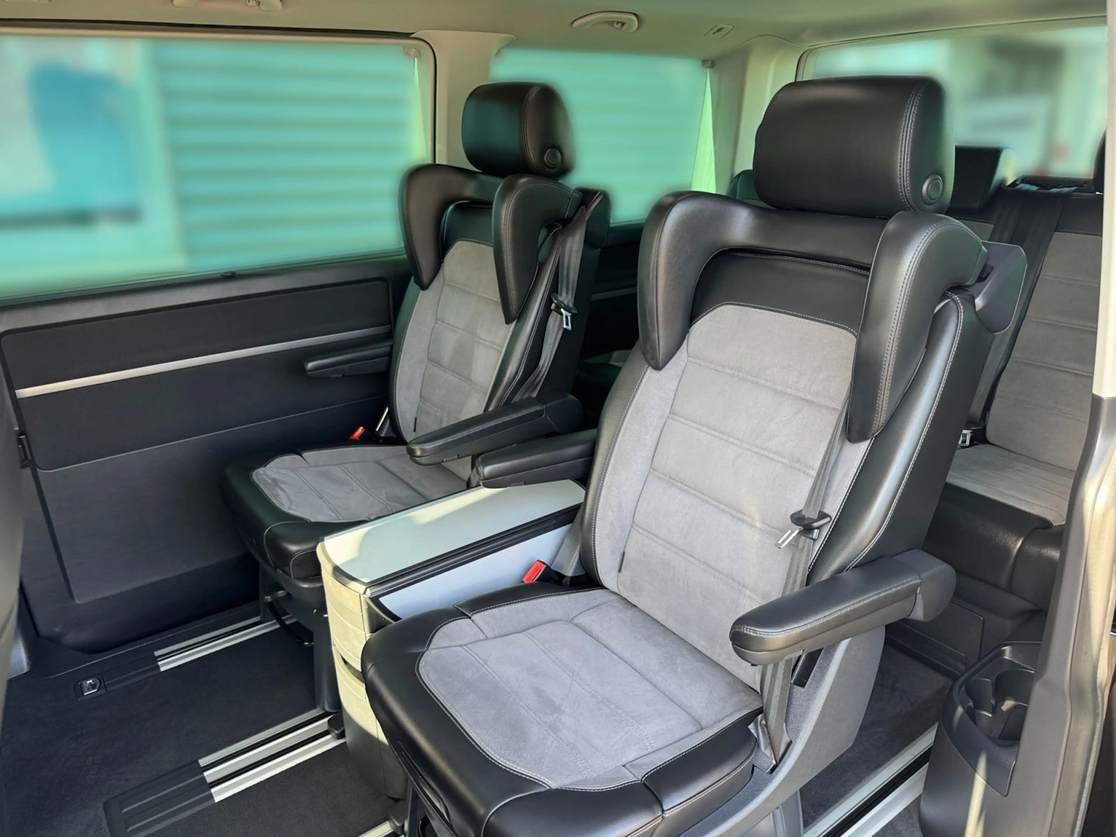 Volkswagen T6.1 Multivan Generation Six 2.0TDI AHK KAM ACC — photo 15