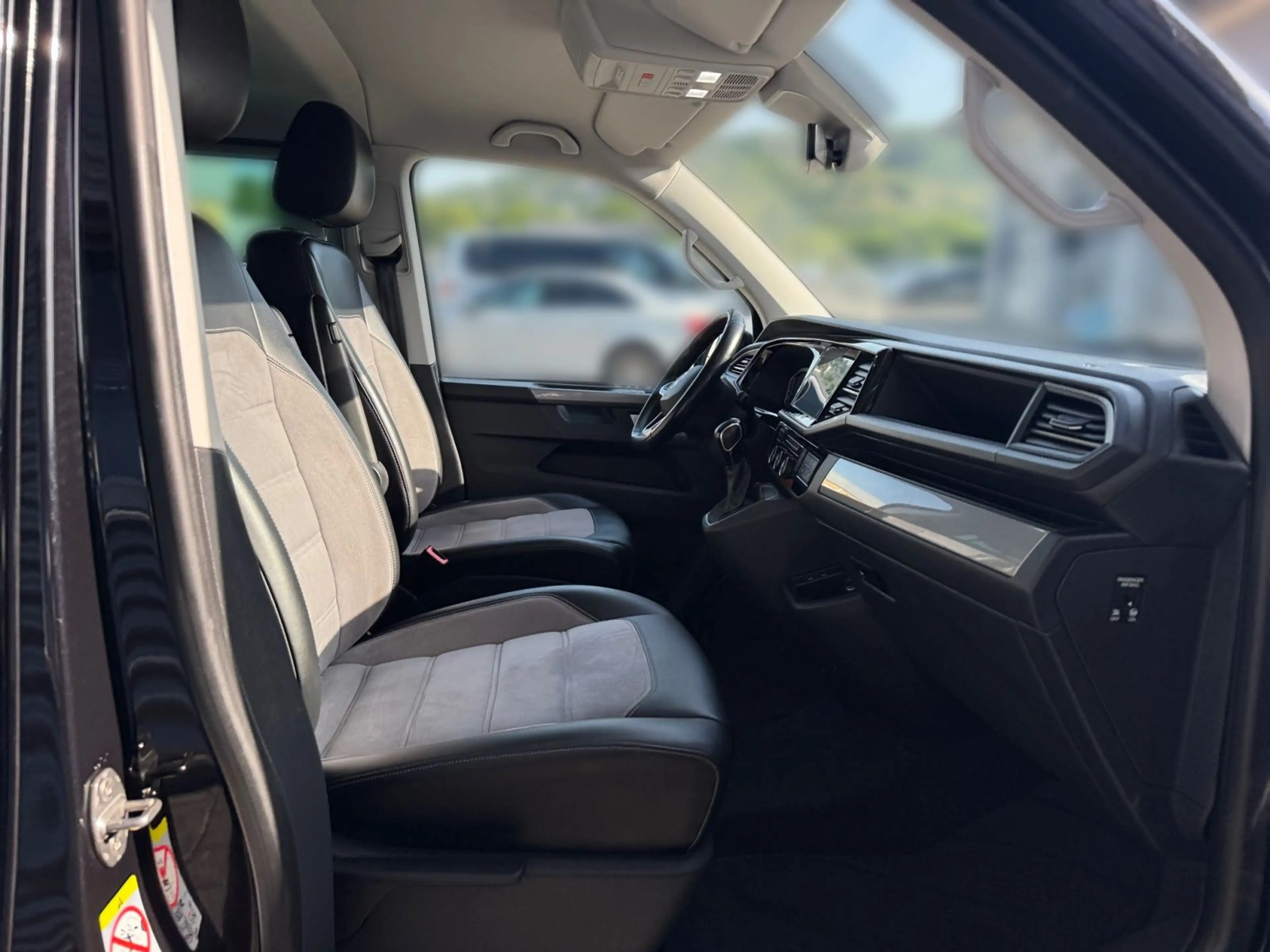 Volkswagen T6.1 Multivan Generation Six 2.0TDI AHK KAM ACC — photo 13