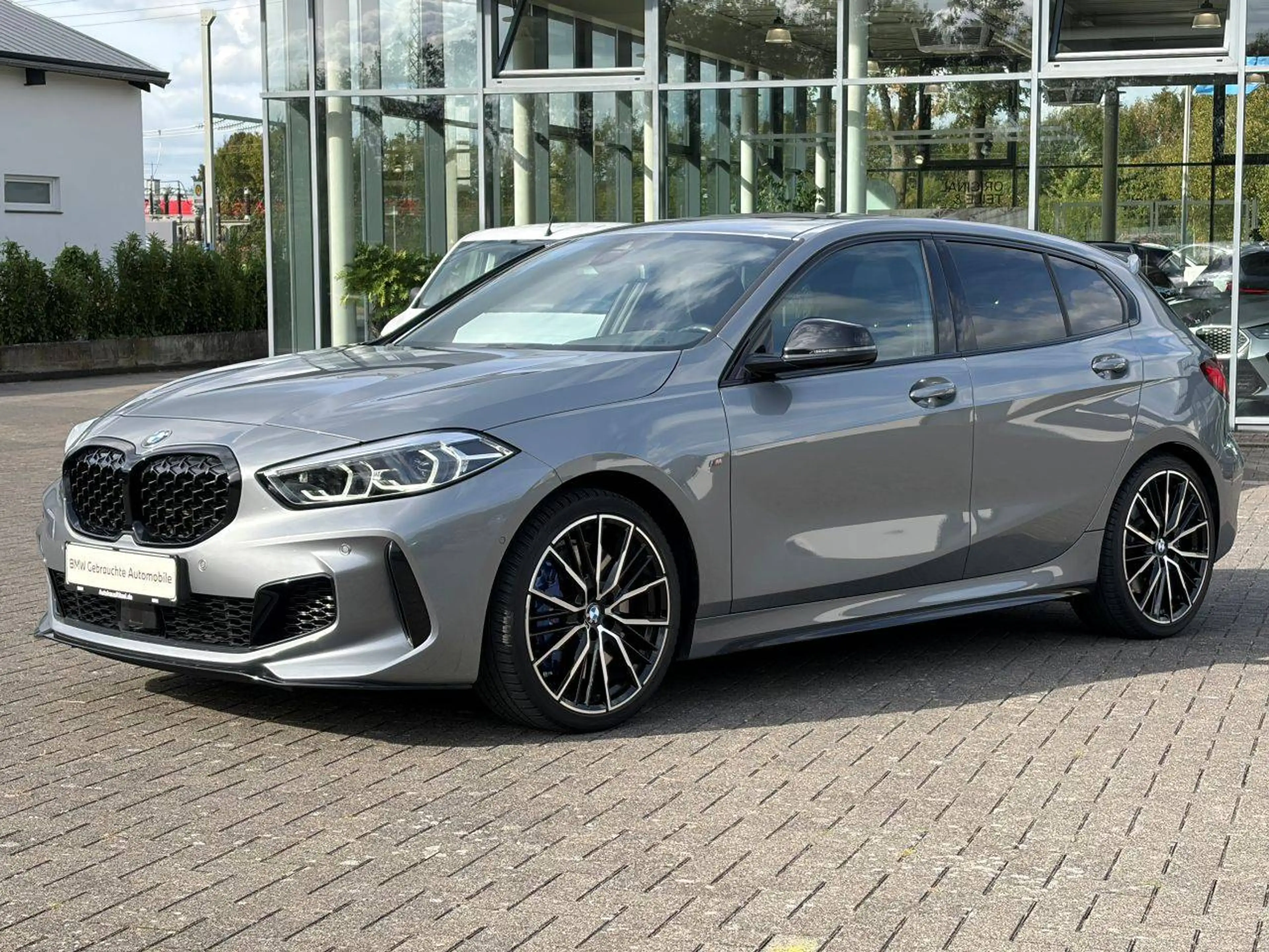 BMW 135 M135 i xDrive Edition Colorvision / Glasdach / Head-Up Display