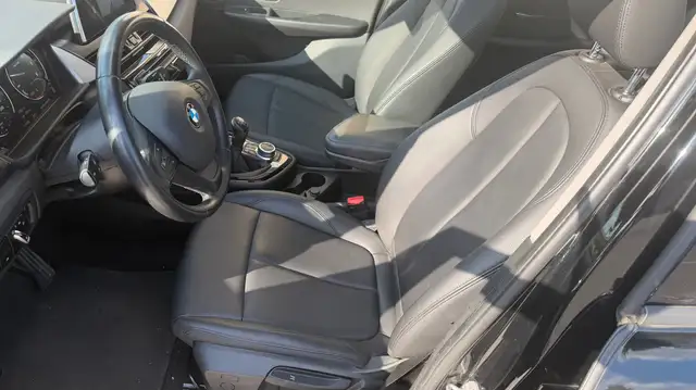 BMW 2 Series view 6