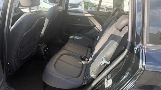 BMW 2 Series view 7