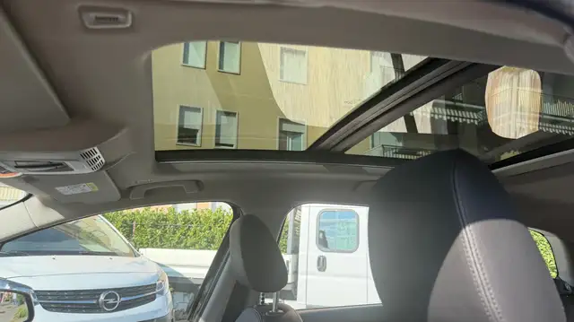 BMW 2 Series view 8