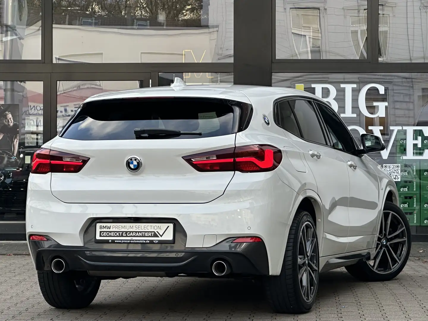 BMW X2 sDrive18d M Sport LED Navi RFK PA PDC Aut DAB Weiß - 2