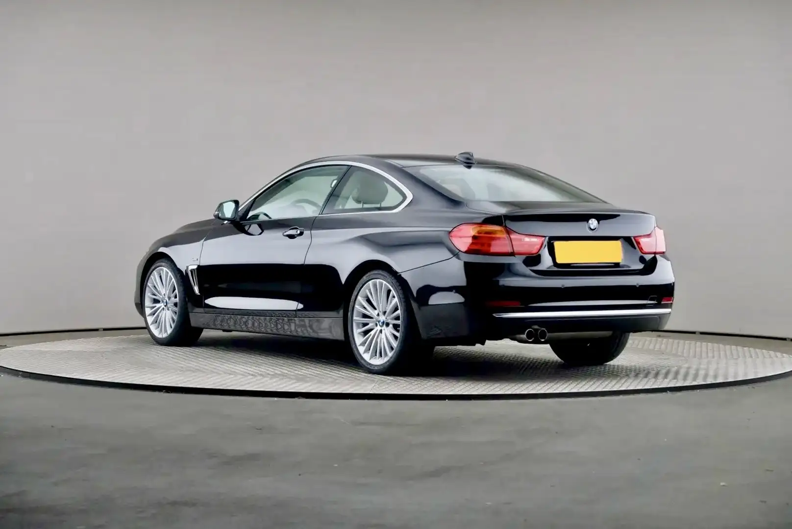 BMW 430 430i coupé high executive Zwart - 2