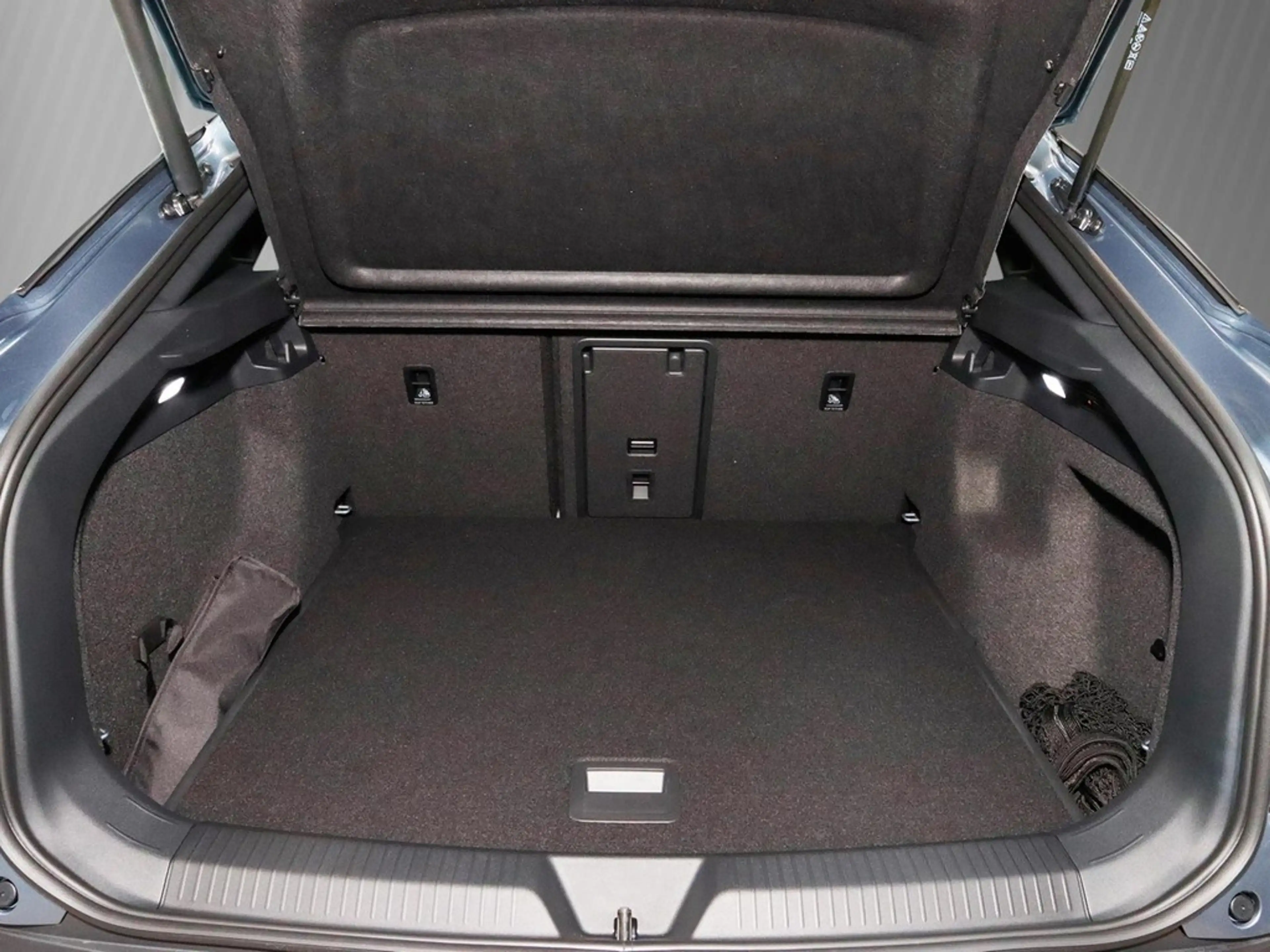 Volkswagen ID.5 Pro Performance 150 kW 19" AHK Navi Pano — photo 5