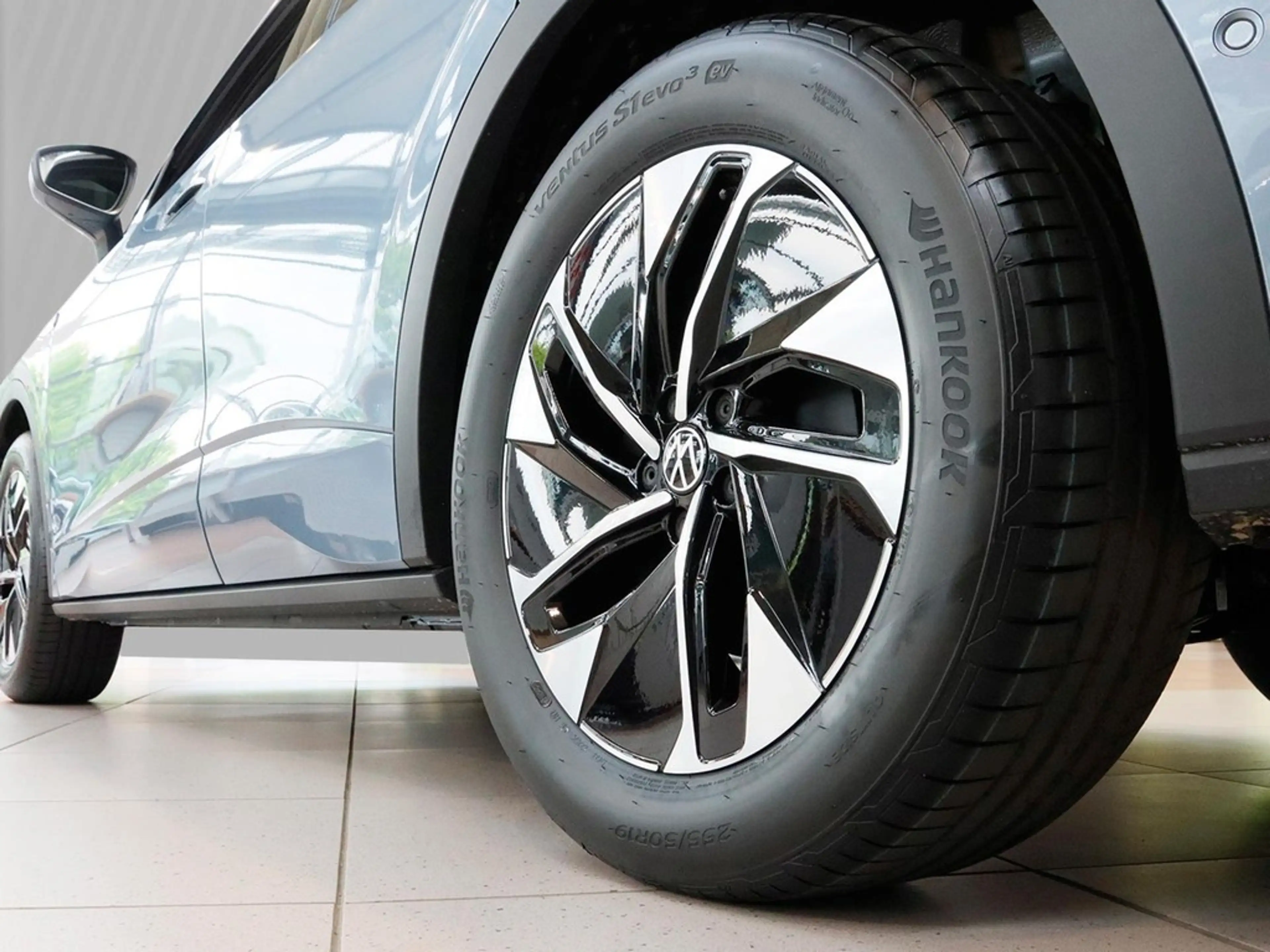 Volkswagen ID.5 Pro Performance 150 kW 19" AHK Navi Pano — photo 4