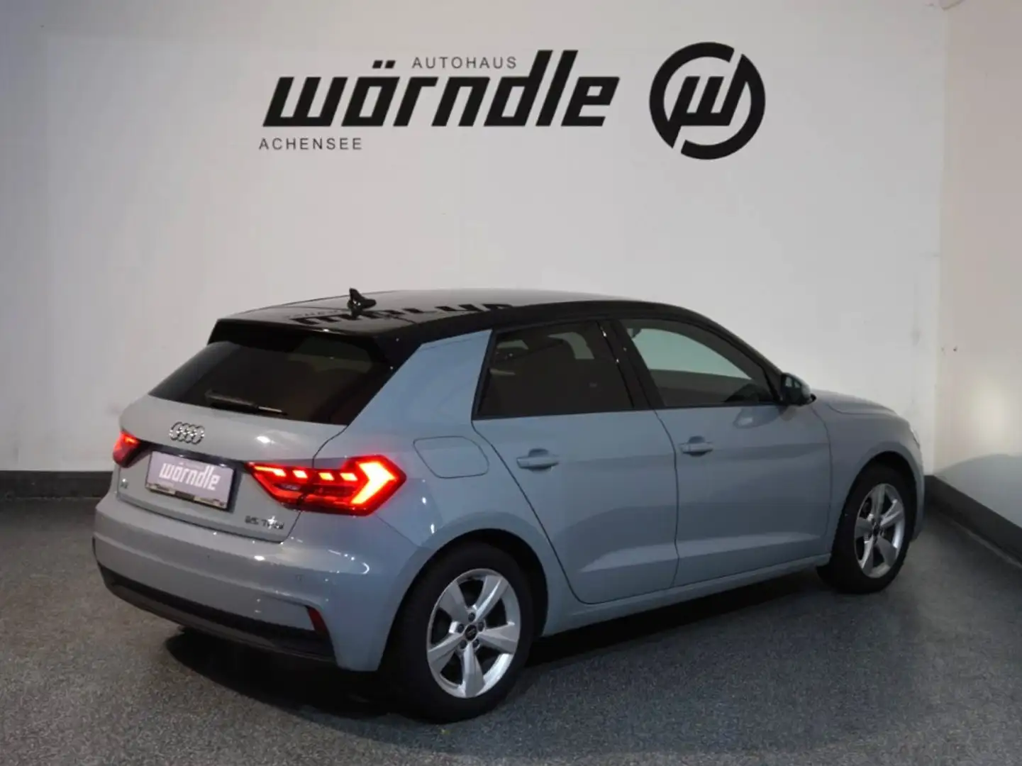 Audi A1 25 TFSI intense Grau - 2