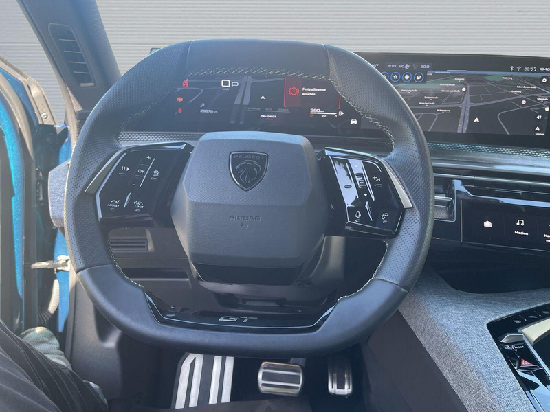 Peugeot 5008 GT Hybrid 145 e-DCS6 7-Si+Navi+Lenk/SHZ+R-Kam+ — photo 15