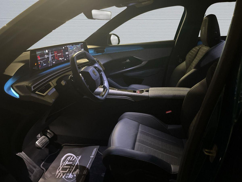 Peugeot 5008 GT Hybrid 145 e-DCS6 7-Si+Navi+Lenk/SHZ+R-Kam+ — photo 11