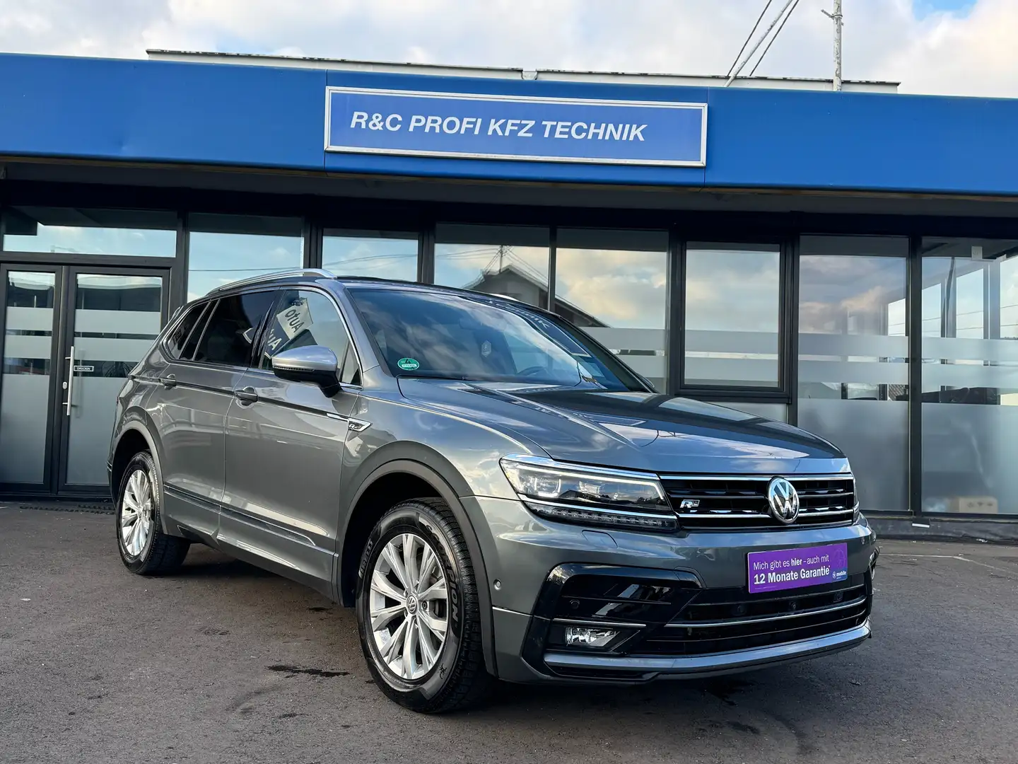 Volkswagen Tiguan Allspace Highline 4Motion Grau - 2
