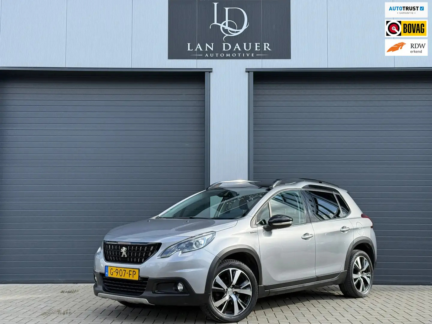 Peugeot 2008 1.2 PureTech Allure GT-Line / Automaat / Pano Gris - 1