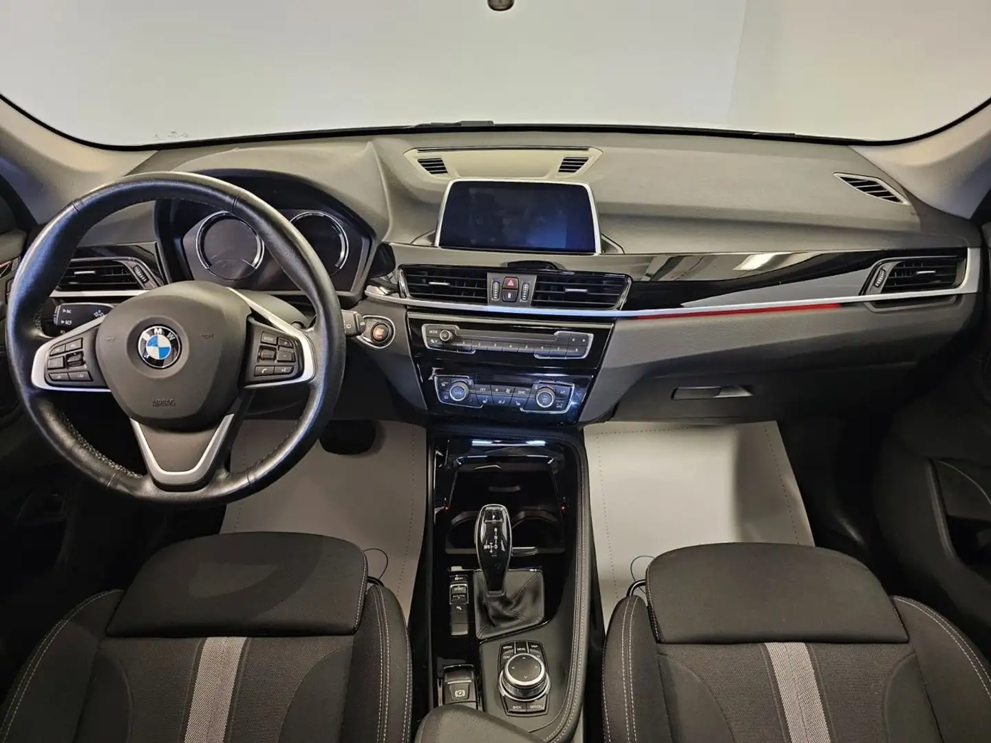 BMW X1 1.5iA sDrive18 OPF (EU6d-TEMP) Argent - 2